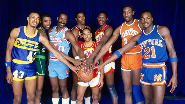 spud_webb_hawks.jpg